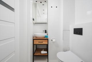 Plac Zbawiciela Harmony Apartment by BookingHost - 1