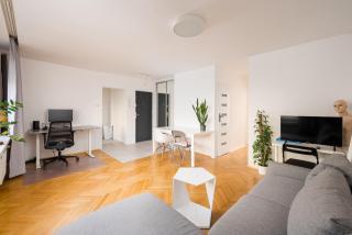 Plac Zbawiciela Harmony Apartment by BookingHost - 2