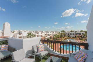 Casa Flores - Rooftop Sunset Terrace Apt, Pool View near Beaches - 0