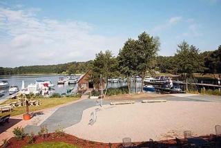 Urlaub am See - Ferienwohnungen auf dem Fischerhof Eldenburg - 8