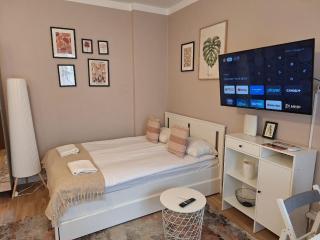 Stylowe Apartamenty Studio blisko Centrum Krakowa by Noclegi Renters - 3