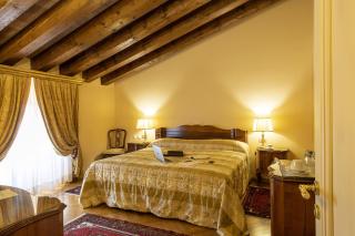 Villa Fenaroli Palace Hotel - 4