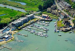 Harbour Lights, 4 Bed spacious water-side home, sensational views - 6