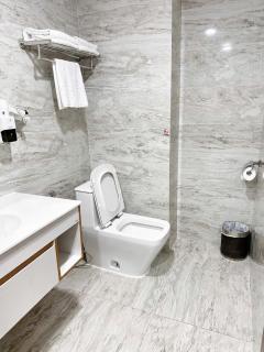 Queen Ann Hotel - 2