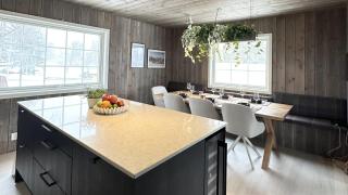 Newly renovated house close to everything - 6