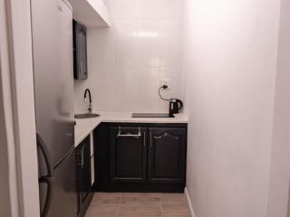 Lombard Manor - 4