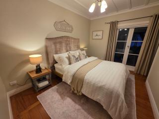 Kingfisher Lodge Waterfront Retreat - 7