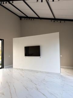 Casa de campo exclusiva com piscina, fite pit e vista para lagoa - 1