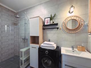 Aesthetic Vintage Central Apartment - 2