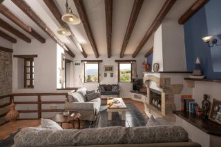 Altair Blue Villa - Private Jacuzzi and Views - 5