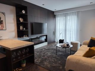 Skyline Escape - Your Central, Cozy & Luxury Home - 0