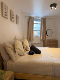 Stylish 2BR by AO Arena & Victoria - 2