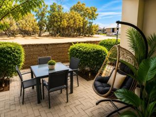 Ground floor peaceful unit - pool, spa, bbq - 1