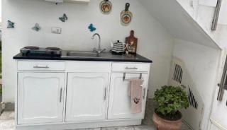 Linda habitación individual en primer piso con baño privado y cocina compartida - 1