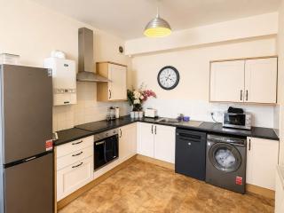 Bright Airy 2 Double Bedroom Flat in Town Centre - 5