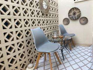 Cozy seaside studio in Lemos Vouliagmenis - 1