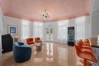 Blue Flamingo Suites - 4