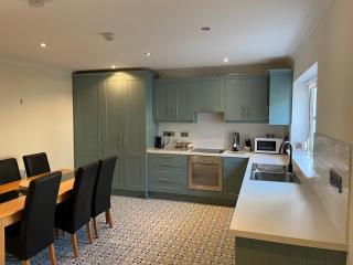Stylish 3-Bed Home Walk to Lahinch Village - 4