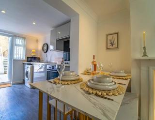 Tide And Seek - Garden Flat by the Sea - 2