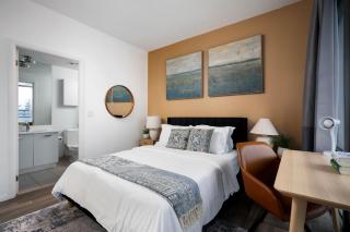Huge 2BD 2BA with Sofa Bed and CN Tower VIew! - 8