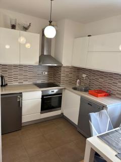 Apartment Leon Sa Privatnim Parkingom - 3