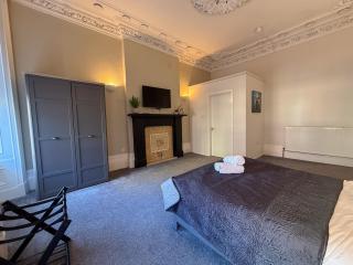 Glasgow City 5BR Flat Sleeps 10 Sauchiehall St - 4