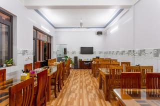 TAM FAMILY HOMESTAY and RESTAURANT - 4