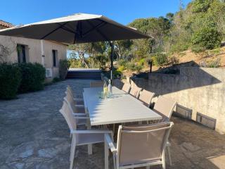 Villa vue mer, piscine et plage à pied - 9 pers - 6
