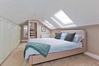 Spacious 5-Bed Home Near Dublin, LUAS & Airport - 7