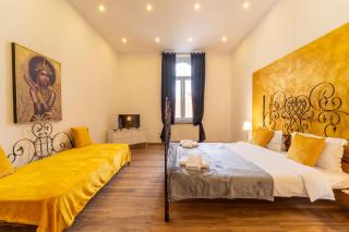 Grand Historic Residence with New Luxury Marble Design-Main Square - 6