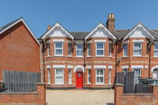 Pottery Place by Grandeur Property - 7