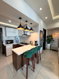MONTRESSA STAYS- Executive Serviced Apartments Opposite Centaurus Mall Islamabad - 6