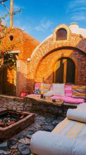 Arch House - 0