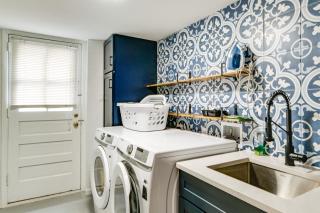 Arlington Townhome w/ Furnished Patio! - 2