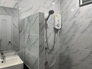 Luxury Friendly Home - 3km to Central Festival Hatyai - 4