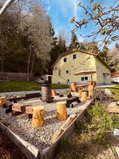Ferienwohnung Huskyhausen - Schlittenhunde Erlebnisse & Urlaub mitten in der Natur! - 9