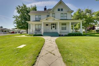 2 Mi to River: Historic Clarkston Home w/ Views! - 0