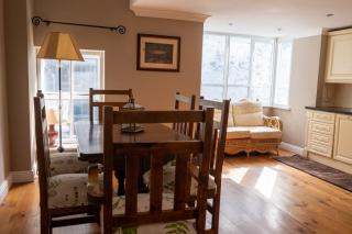 Westport town center two bed apt with old world charm - 8