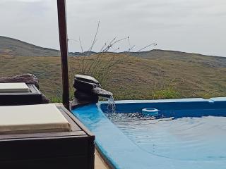 Cyclades hidden gem retreat with outdoor bathtub - 8