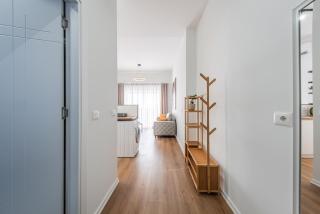 Elegant Sea View Retreat - Steps from the Beach - 9