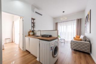 Elegant Sea View Retreat - Steps from the Beach - 8