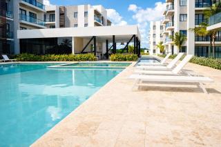 1BR The Towers Beach, pool & gym - 9