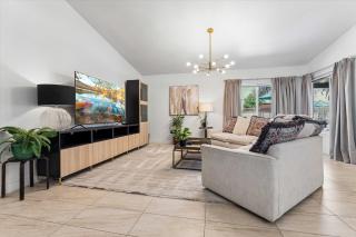 Cactus Breeze Retreat with Pool Hot Tub and 2 Suites - 8