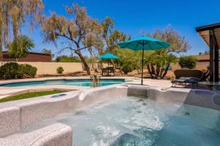 Cactus Breeze Retreat with Pool Hot Tub and 2 Suites - 9