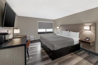 Red Lion Inn & Suites Kansas City - 4