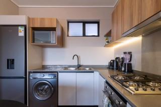Captain's Hideaway - Executive One Bedroom Suite - 5