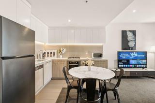 Vision On Morphett 2BR Apartment With Parking - 6