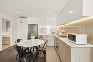 Vision On Morphett 2BR Apartment With Parking - 4