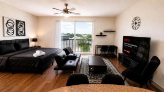 Luxe Nest | King Studio Downtown 2B - 4