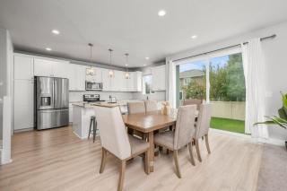 Family Retreat - Central to everything - 5bd sleeps 10 - 8